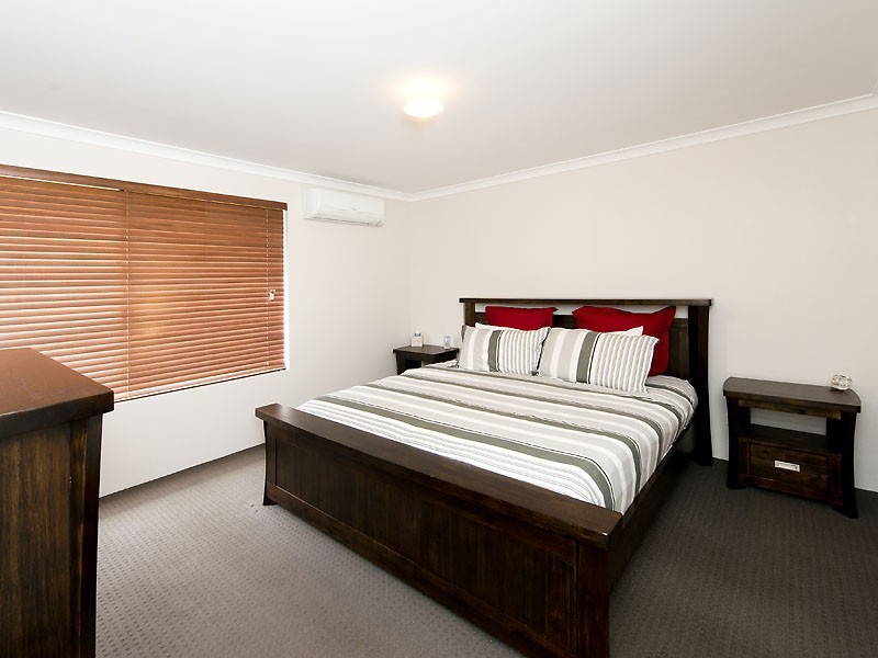 23 Dortmund Gardens, Piara Waters WA 6112