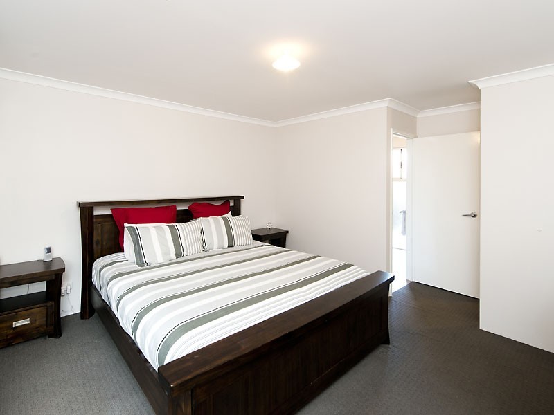 23 Dortmund Gardens, Piara Waters WA 6112