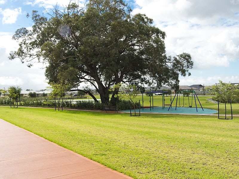 23 Dortmund Gardens, Piara Waters WA 6112