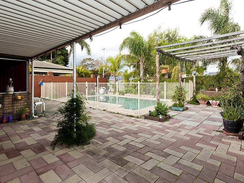 1 Mayo Court, Parkwood WA 6147