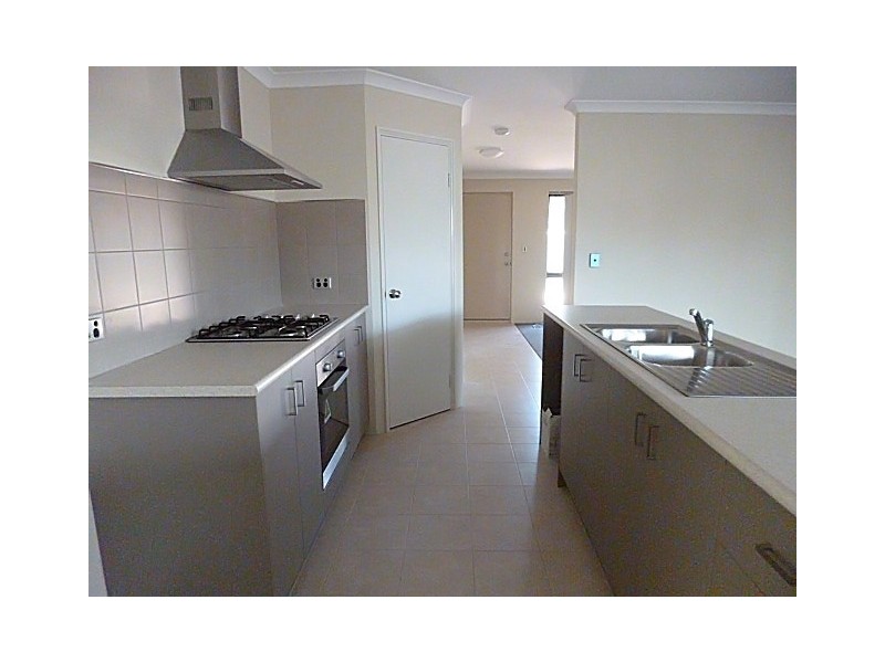 2/10 Hunt Street, Thornlie WA 6108