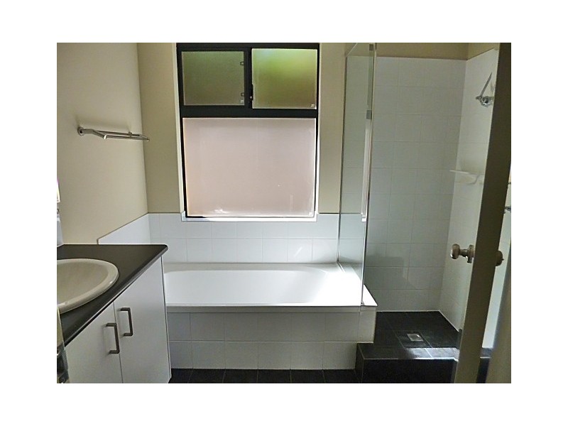 2/10 Hunt Street, Thornlie WA 6108