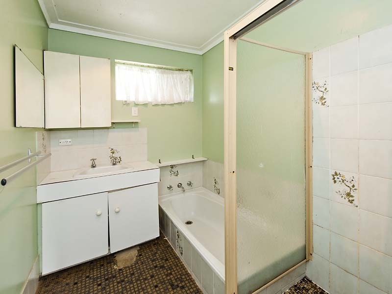 11 Penhurst Court, Thornlie WA 6108