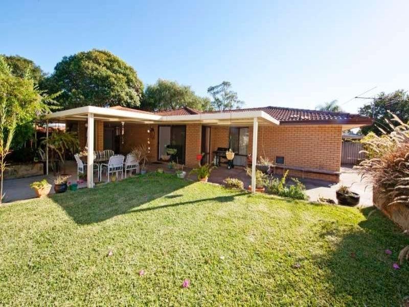 17 Krugger Place, Leeming WA 6149