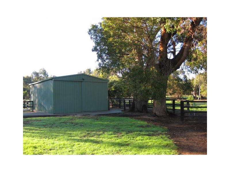 18 Kentucky Drive, Darling Downs WA 6122