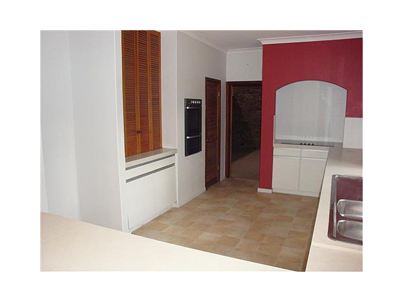 10 Northward Road, Roleystone WA 6111