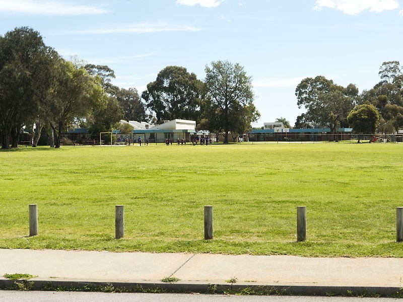 447 Metcalfe Road, Parkwood WA 6147