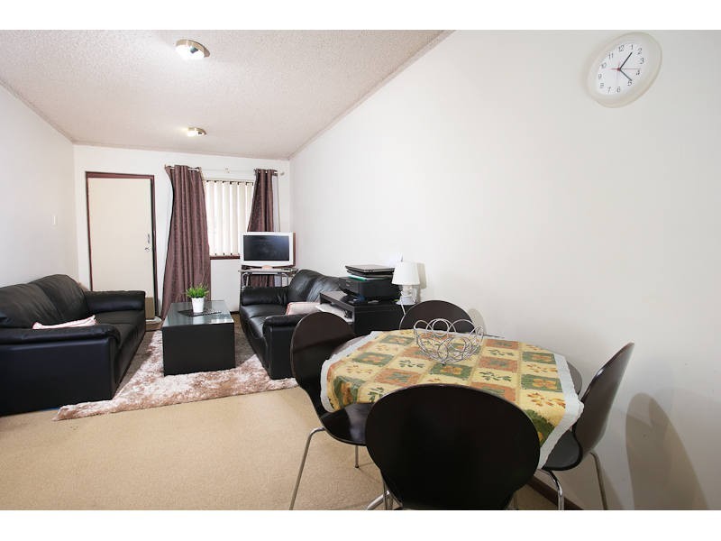 2/4 Ryrie Avenue, Como WA 6152