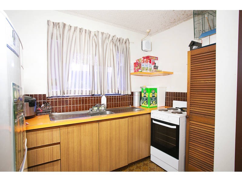 2/4 Ryrie Avenue, Como WA 6152