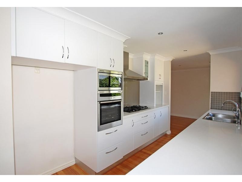 10 Hawkesbury Drive, Willetton WA 6155