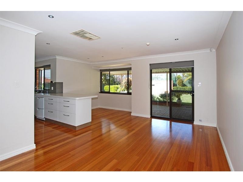 10 Hawkesbury Drive, Willetton WA 6155