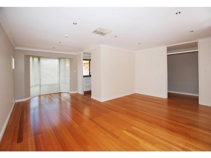 10 Hawkesbury Drive, Willetton WA 6155