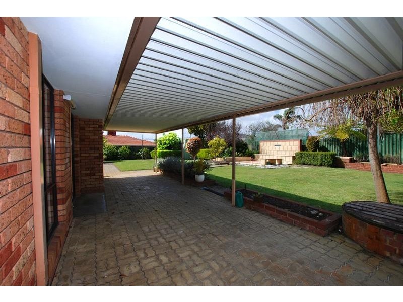 10 Hawkesbury Drive, Willetton WA 6155