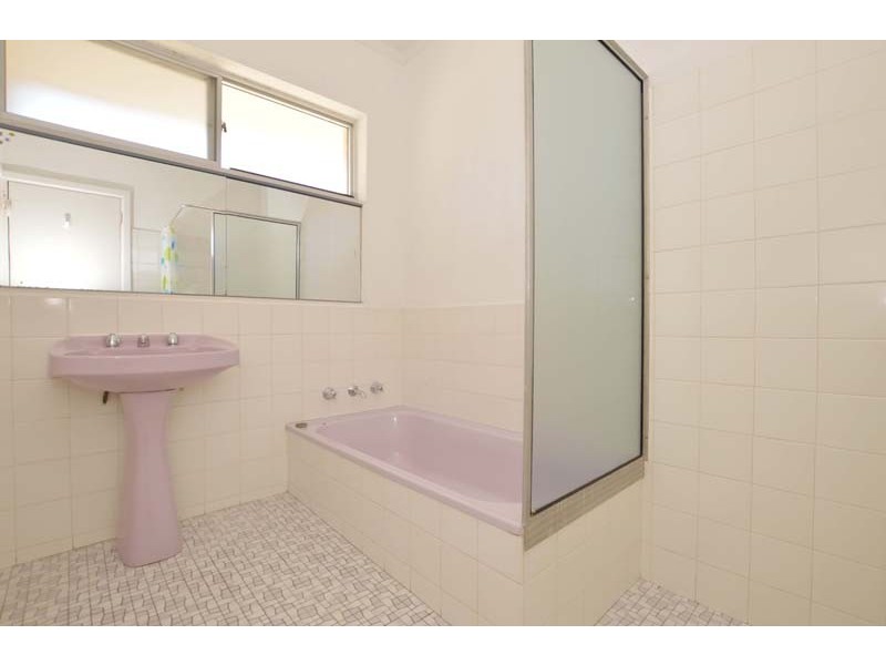 4 Lyn Close, Riverton WA 6148