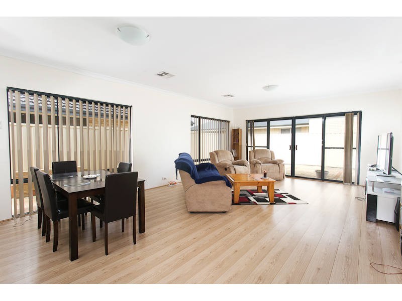 7 Campaspe Drive, Success WA 6164