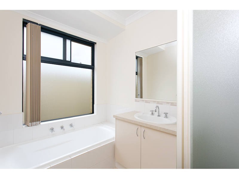 7 Campaspe Drive, Success WA 6164