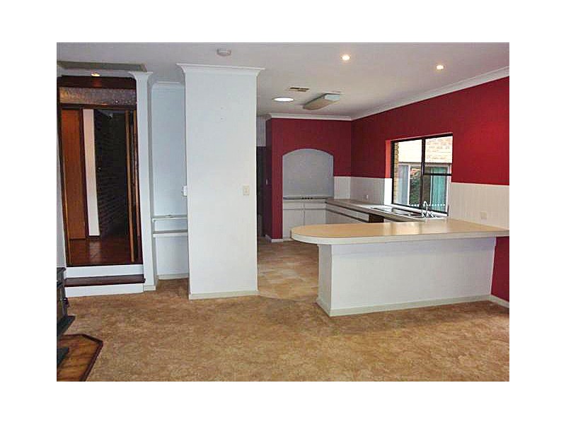 10 Northward Rd, Roleystone WA 6111