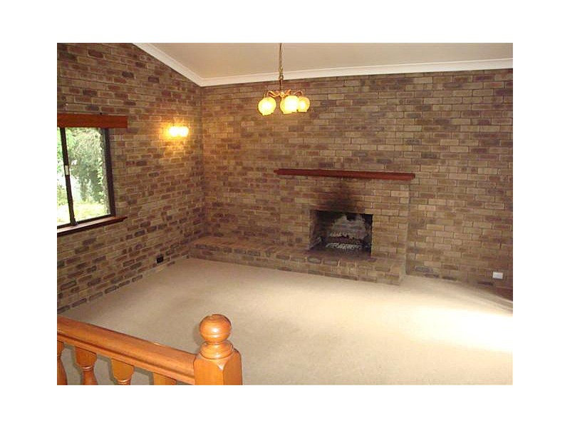 10 Northward Rd, Roleystone WA 6111