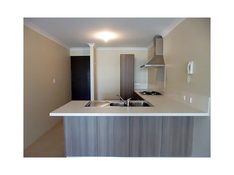 19/148 Railway Parade, Queens Park WA 6107