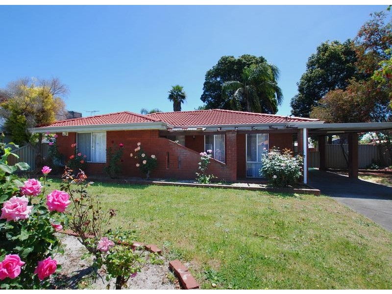 17 Whiteman Street, Thornlie WA 6108