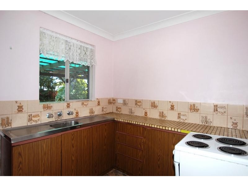 17 Whiteman Street, Thornlie WA 6108