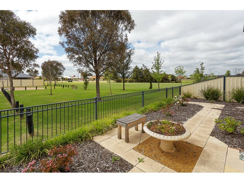 1 Brock Lane, Success WA 6164