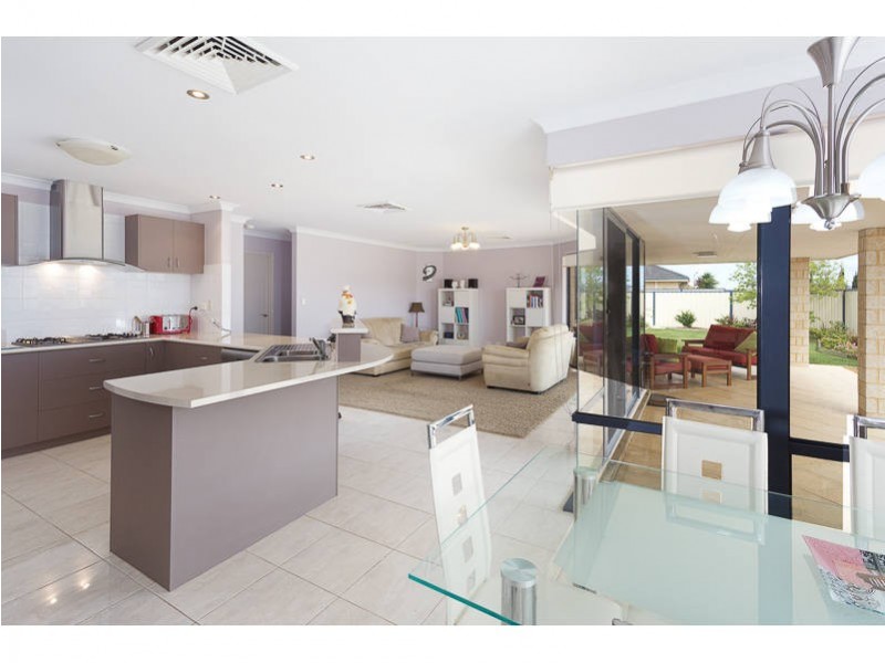 1 Brock Lane, Success WA 6164