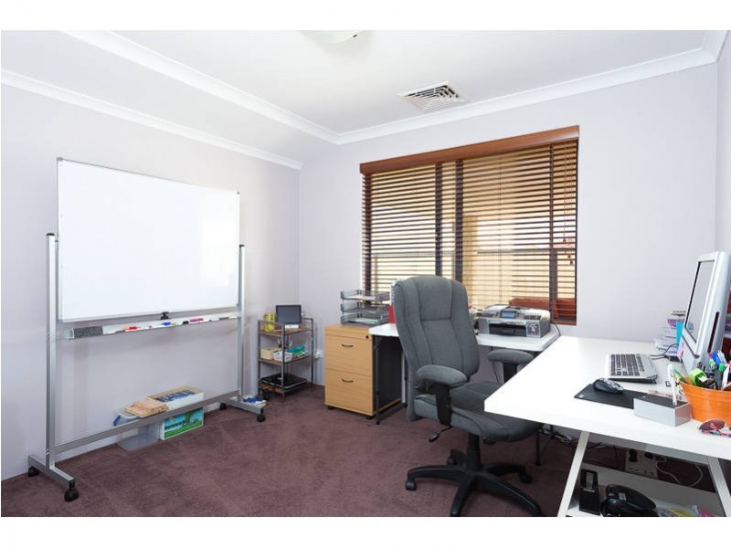 1 Brock Lane, Success WA 6164