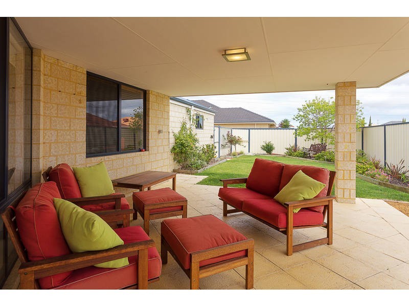 1 Brock Lane, Success WA 6164