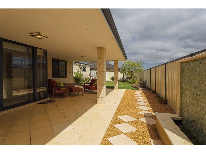 1 Brock Lane, Success WA 6164