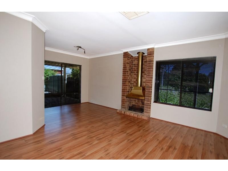 9 Timbercrest Road, Thornlie WA 6108