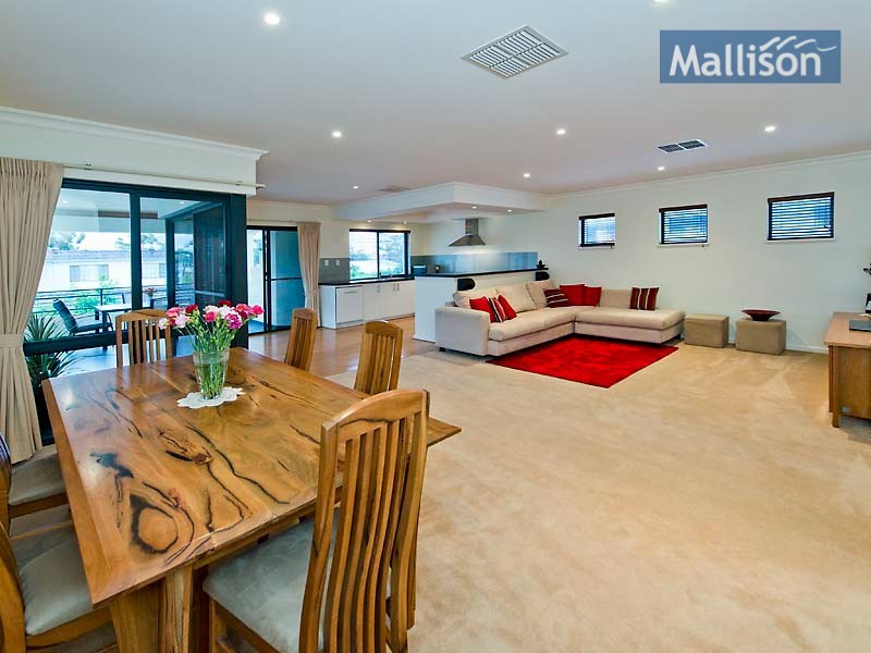 18 Moness Street, Shelley WA 6148