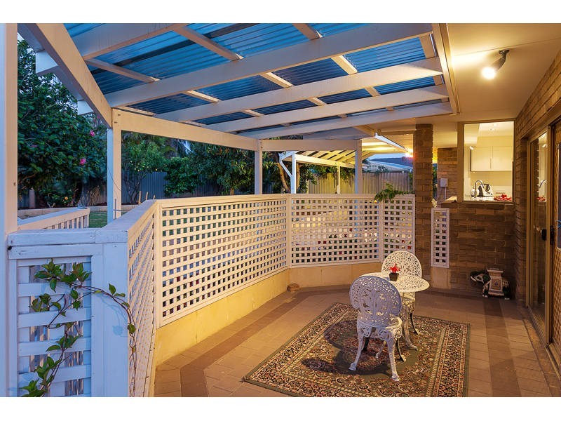 4 Dixey Court, Leeming WA 6149