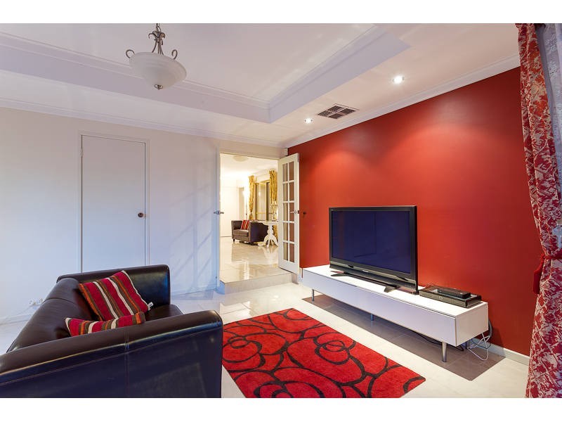 4 Dixey Court, Leeming WA 6149