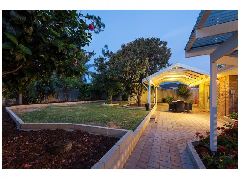 4 Dixey Court, Leeming WA 6149