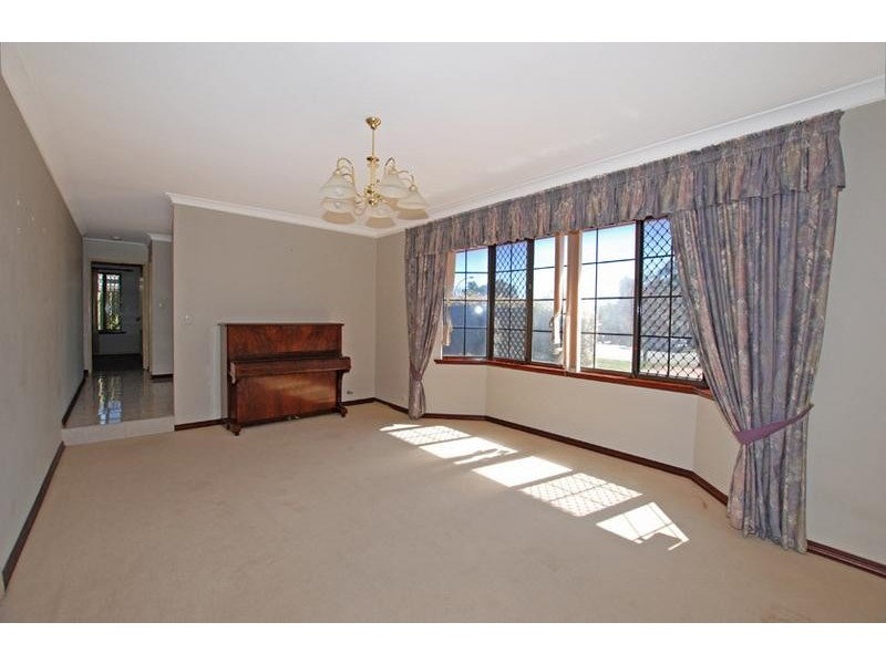 17 Dairy Court, Bibra Lake WA 6163