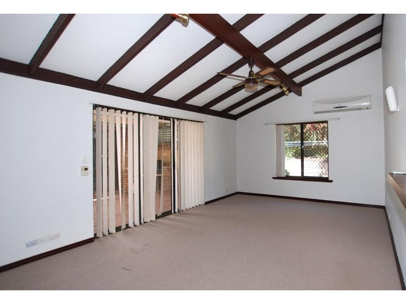 17 Dairy Court, Bibra Lake WA 6163