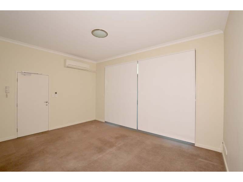 12/30 Malata Cres, Success WA 6164