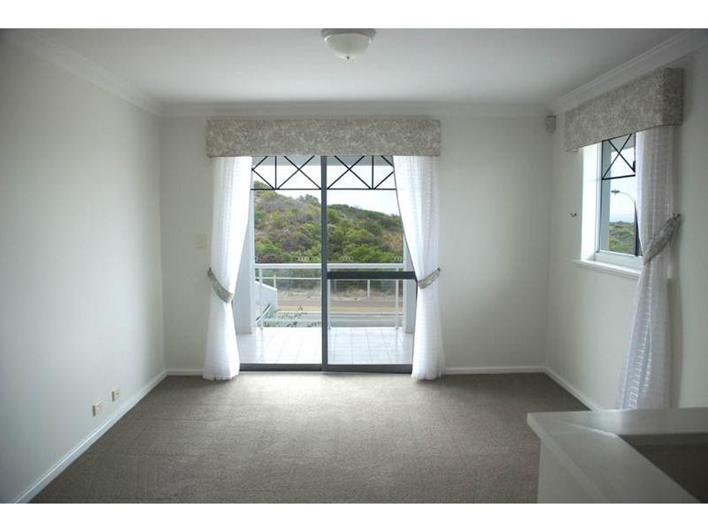 11 Long Beach Promenade, Mindarie WA 6030