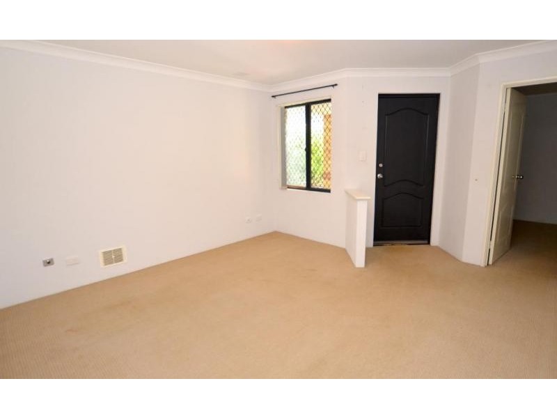 30 Beard Place, Queens Park WA 6107