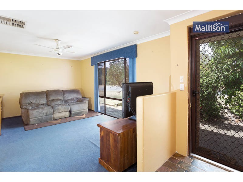 2 Golden Crescent, High Wycombe WA 6057