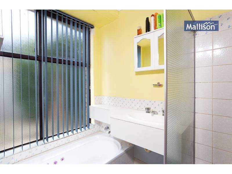 2 Golden Crescent, High Wycombe WA 6057