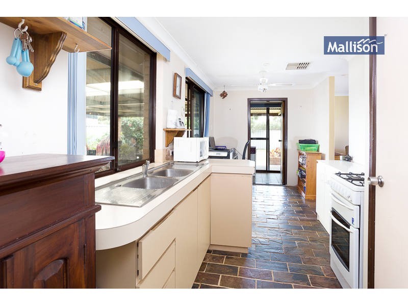 2 Golden Crescent, High Wycombe WA 6057