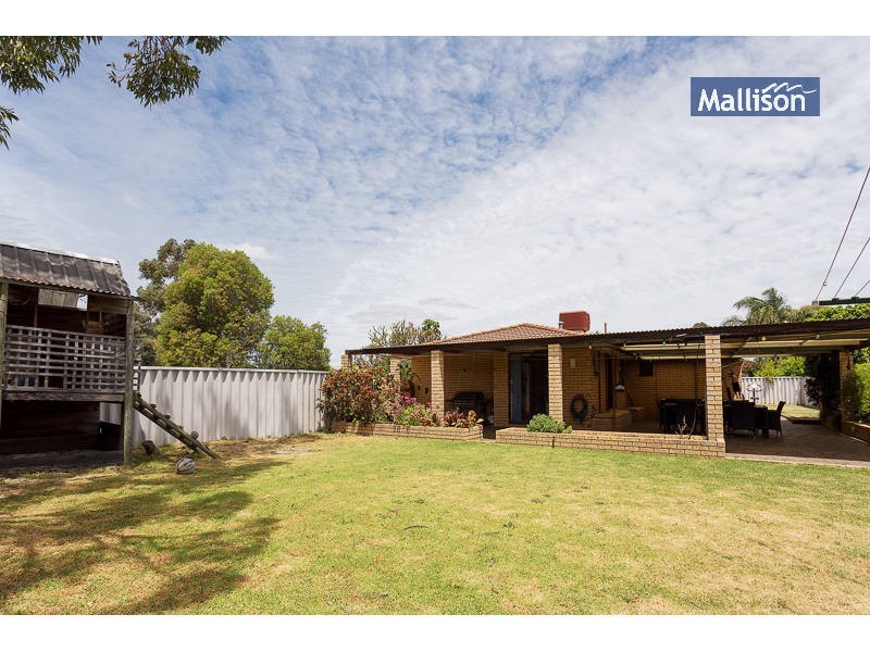 2 Golden Crescent, High Wycombe WA 6057