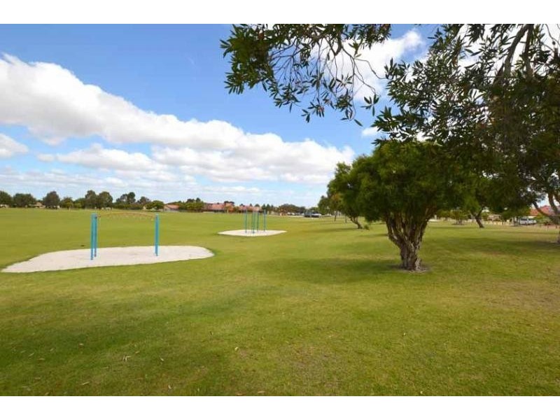 35 Eastwood Parade, Canning Vale WA 6155