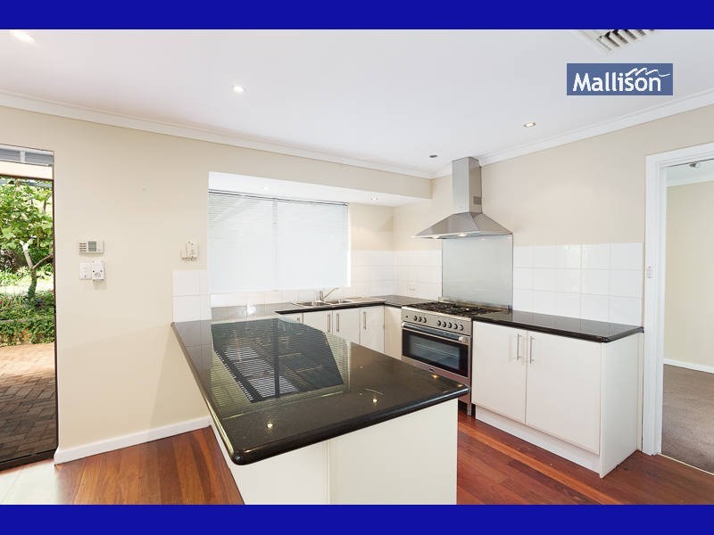 17 Burnett Avenue, Leeming WA 6149