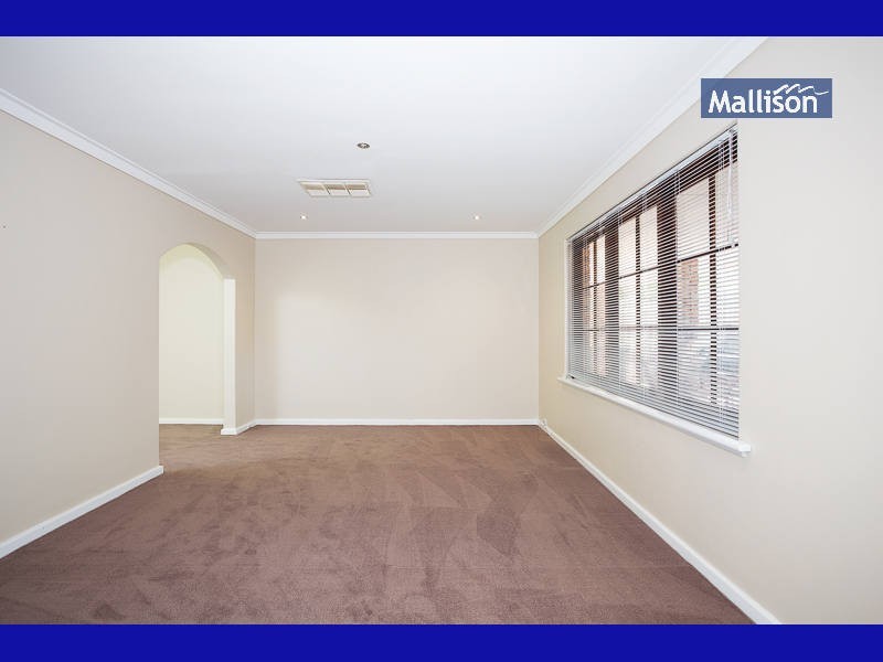 17 Burnett Avenue, Leeming WA 6149