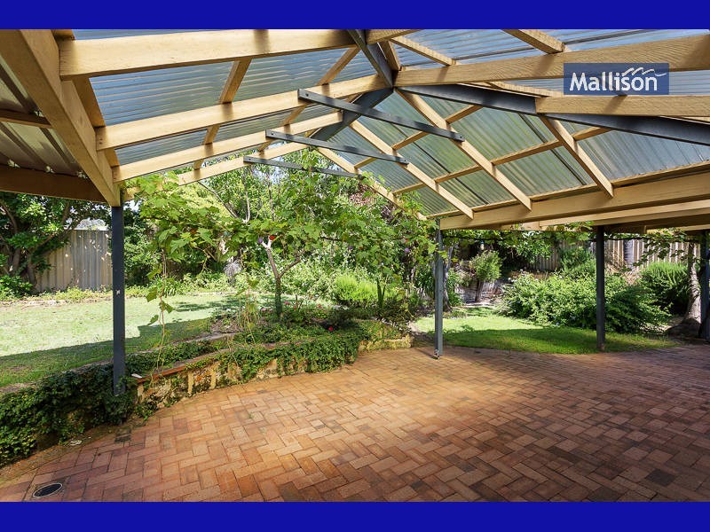 17 Burnett Avenue, Leeming WA 6149