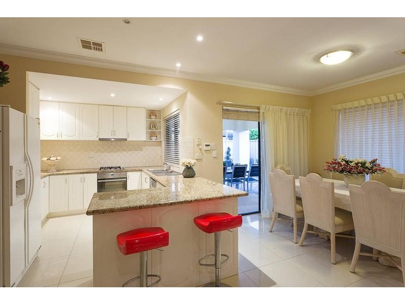 9 Dorchester Turn, Canning Vale WA 6155