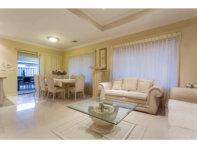 9 Dorchester Turn, Canning Vale WA 6155